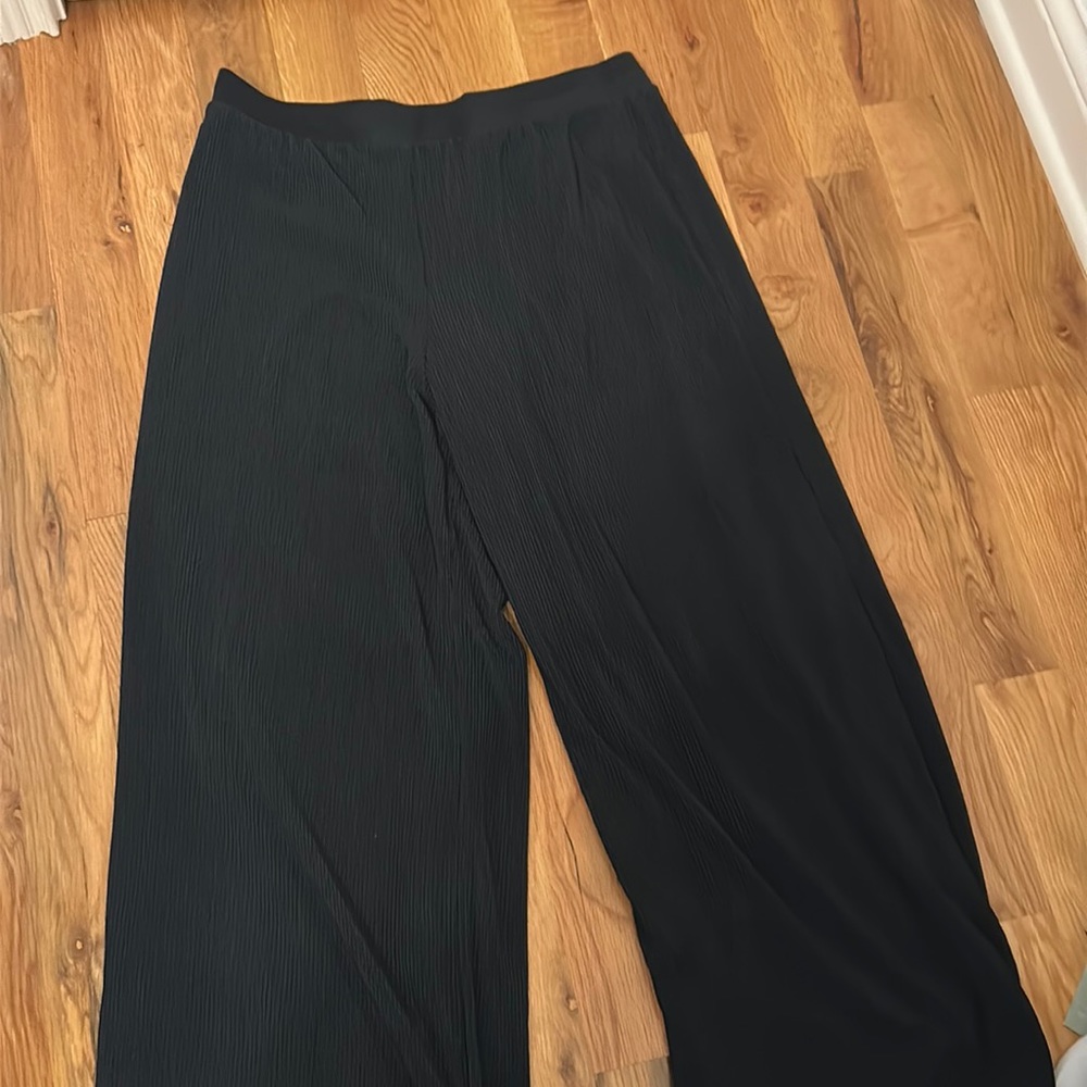 Black wide leg pants, size large